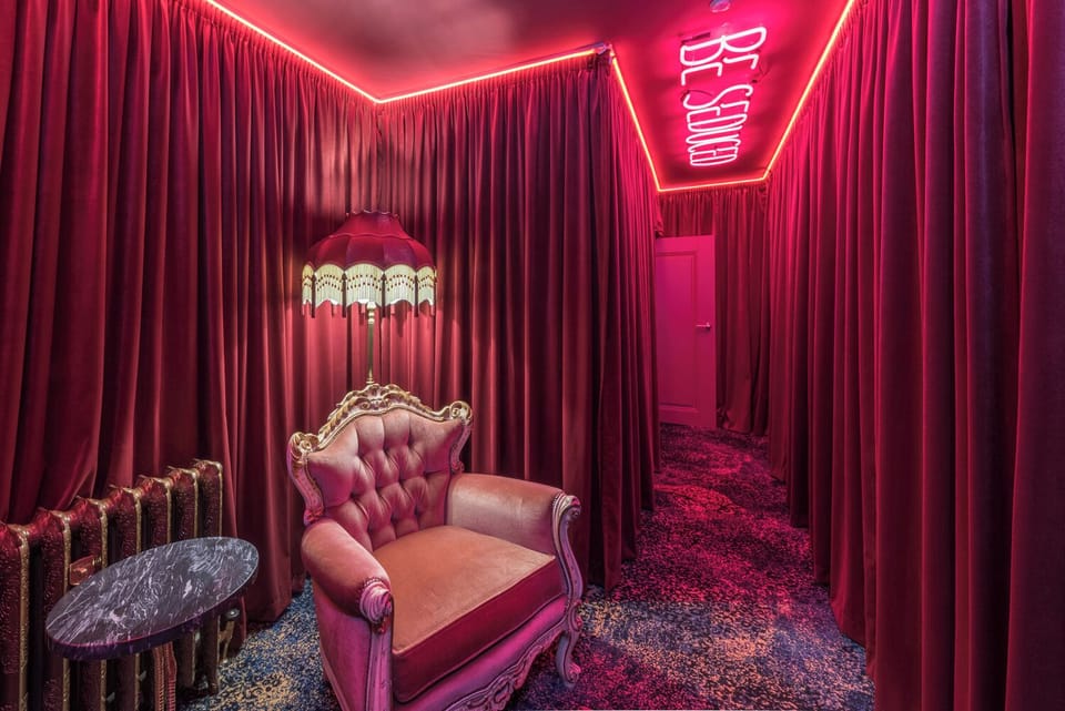 Master Suite | Egyptian cotton sheets, premium bedding, minibar, in-room safe