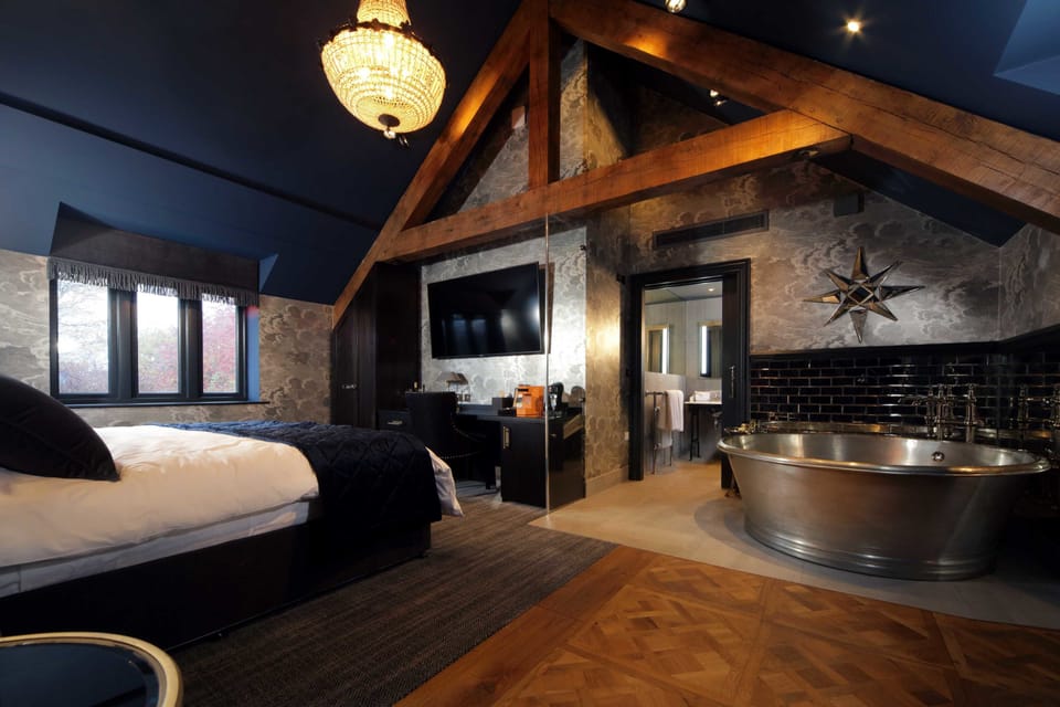 Premier Double Room, 1 King Bed | Egyptian cotton sheets, premium bedding, minibar, in-room safe