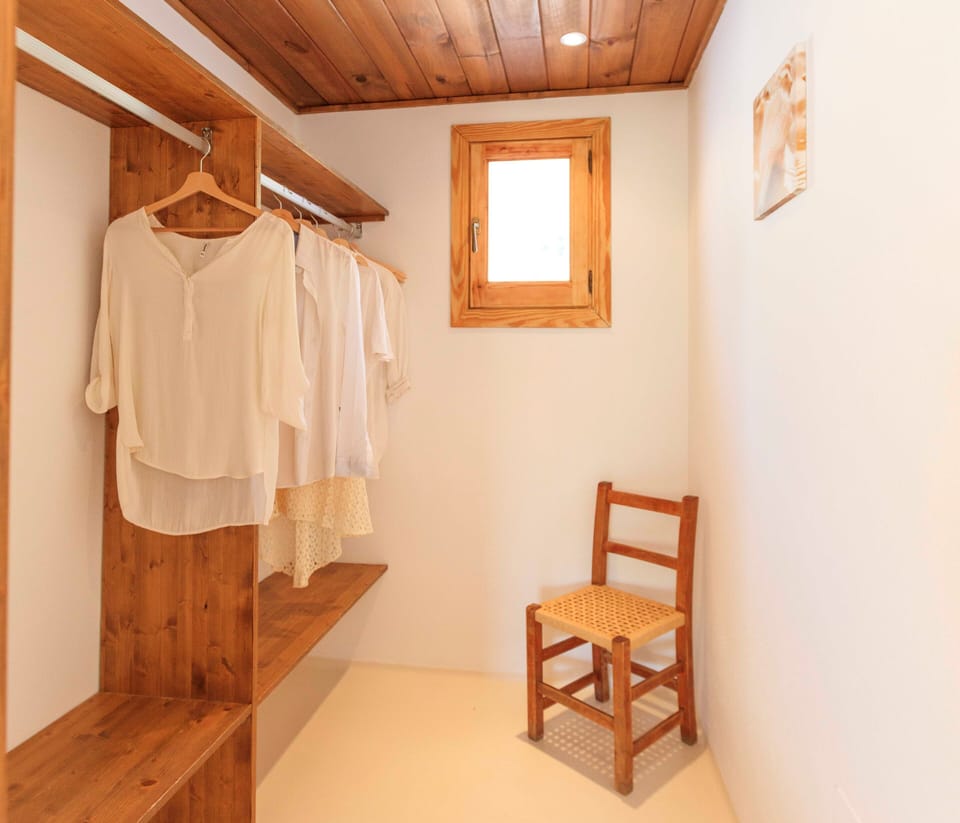 Iron/ironing board (on request), WiFi (free), bed sheets