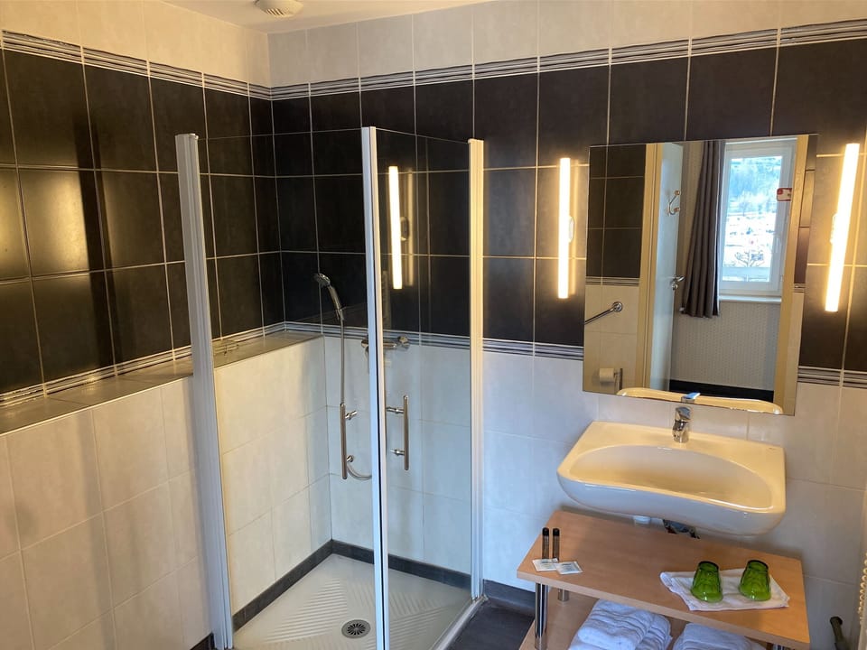 Deluxe Double Room | Bathroom | Hair dryer, bathrobes, towels