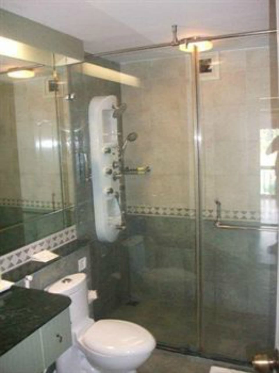 Rainfall showerhead, free toiletries, hair dryer, bathrobes