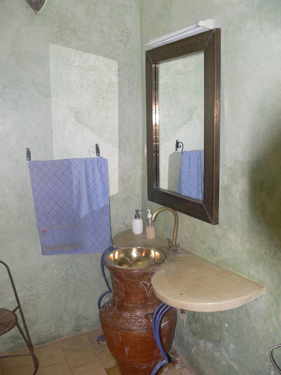 Shower, towels