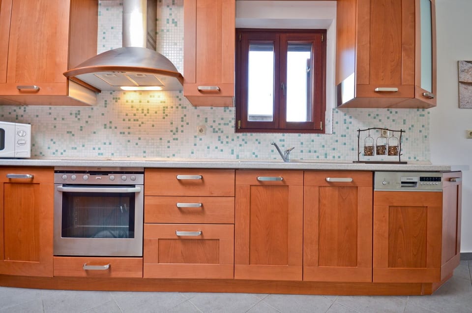 Fully equipped kitchen,ground floor