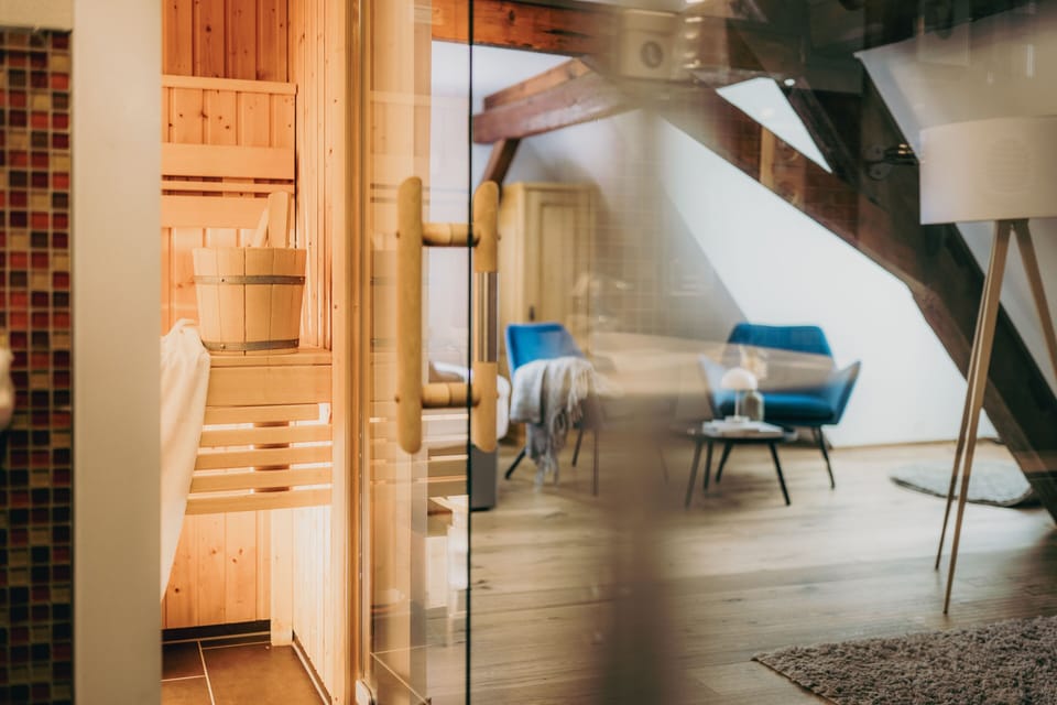 Suite, Sauna | In-room safe, desk, WiFi (free), bed sheets