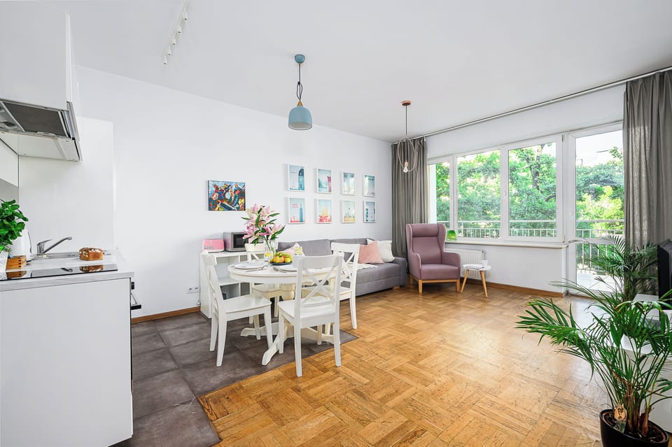 Deluxe Apartment, 1 Queen Bed with Sofa bed, Non Smoking, City View | 1 bedroom, premium bedding, iron/ironing board, cribs/infant beds