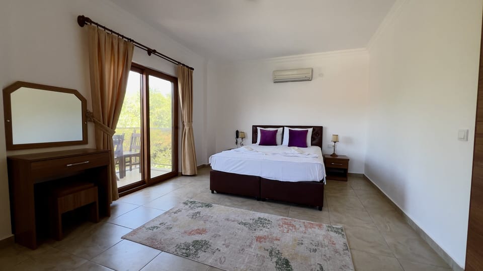 Superior Room | Minibar, desk, iron/ironing board, free WiFi