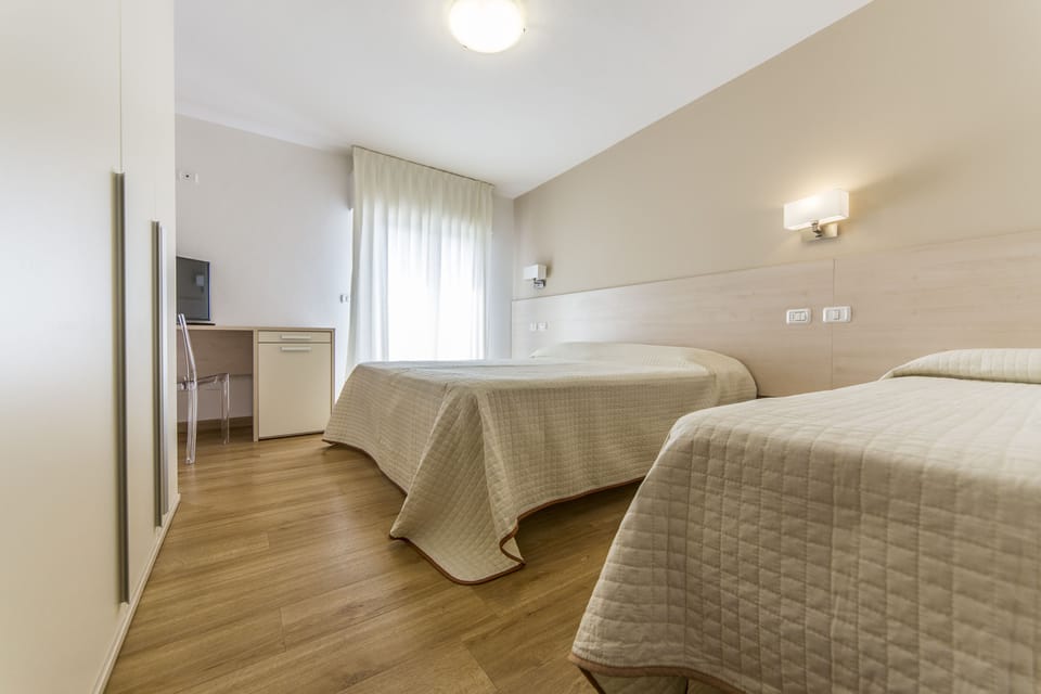 Panoramic Room | In-room safe, desk, blackout drapes, free WiFi