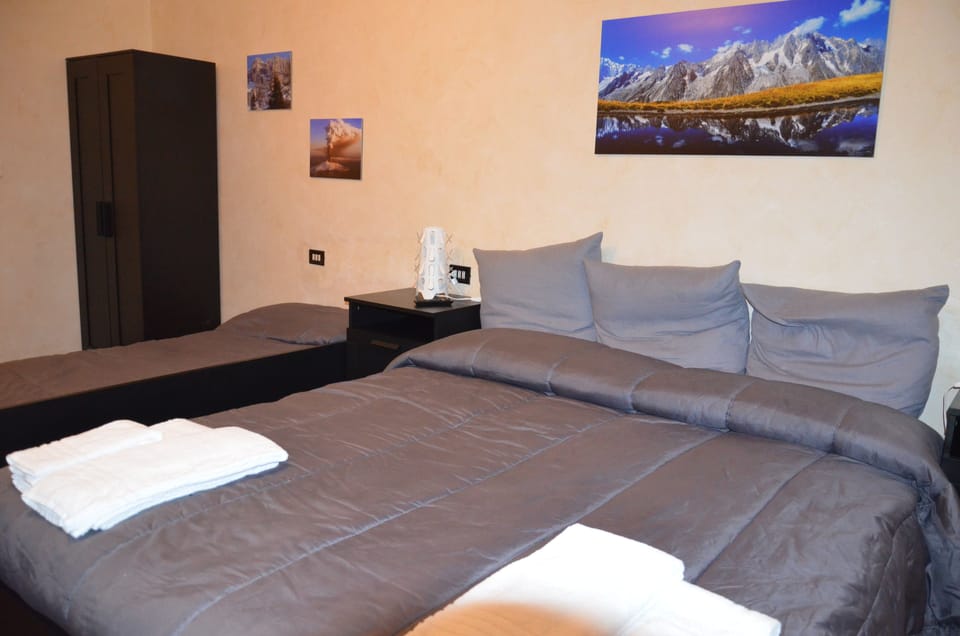 Superior Room | Desk, soundproofing, cribs/infant beds, free WiFi