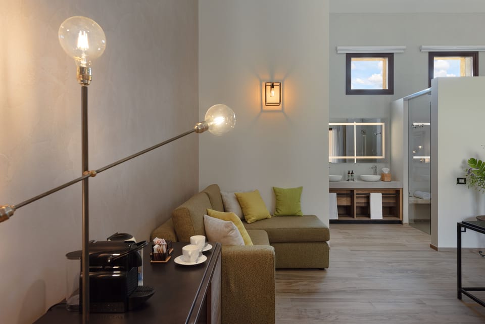 Family Suite | Premium bedding, minibar, in-room safe, desk