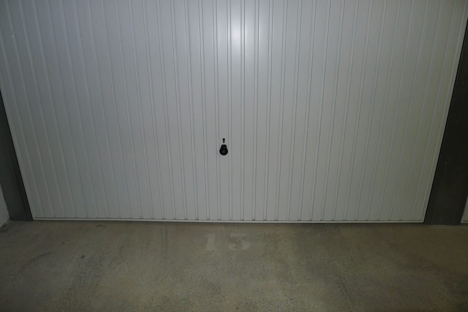 PRIVATE GARAGE