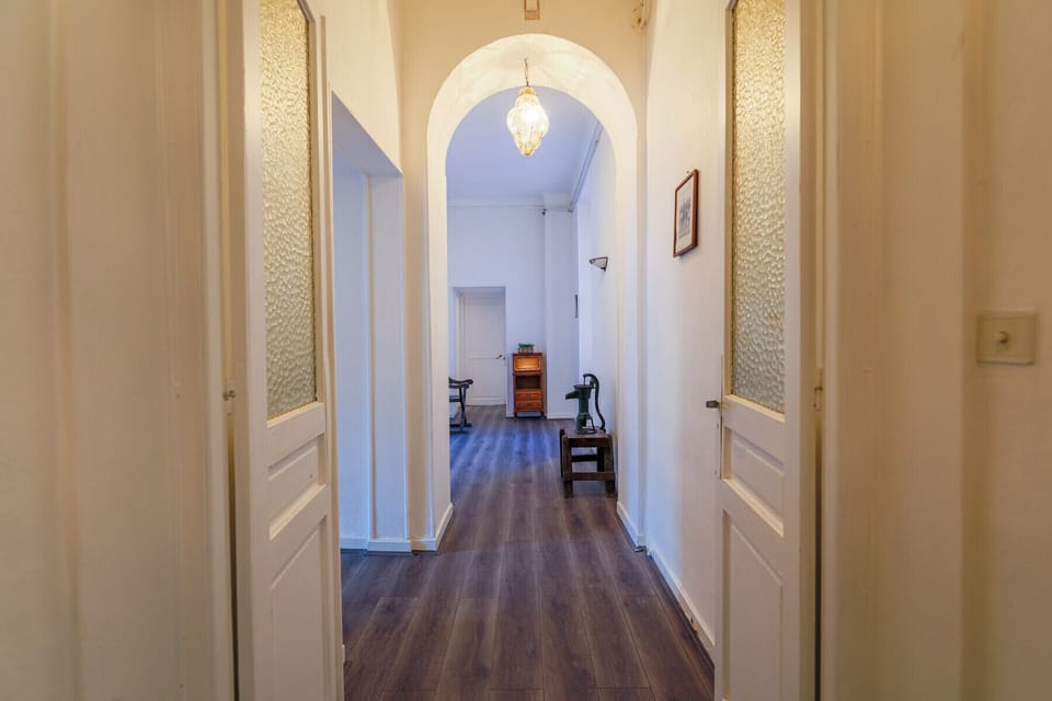 Corridor leading to the living room