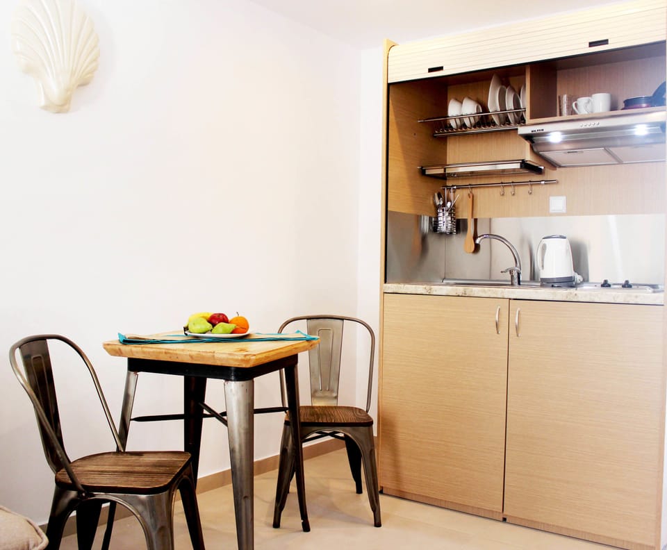 Private kitchenette