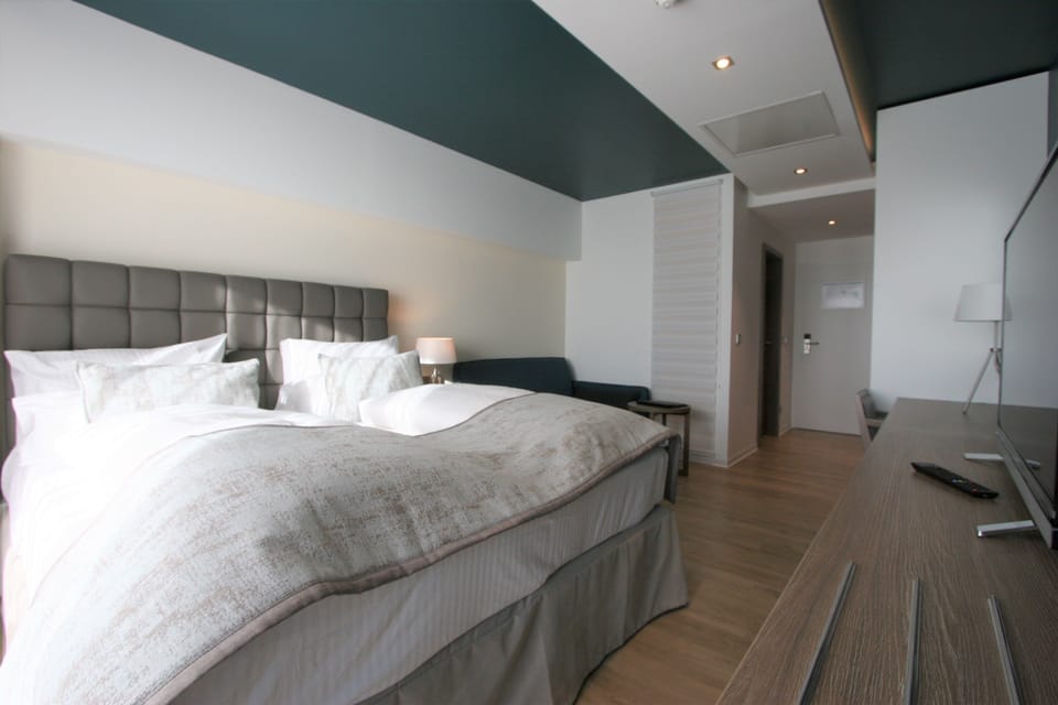 In-room safe, desk, soundproofing, free WiFi