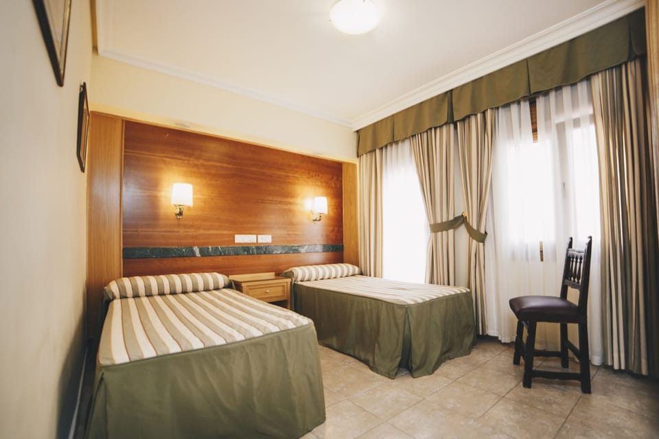 Twin Room | Down comforters, free WiFi, bed sheets