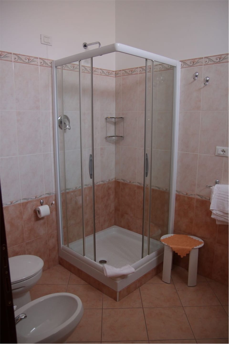 Shower, towels