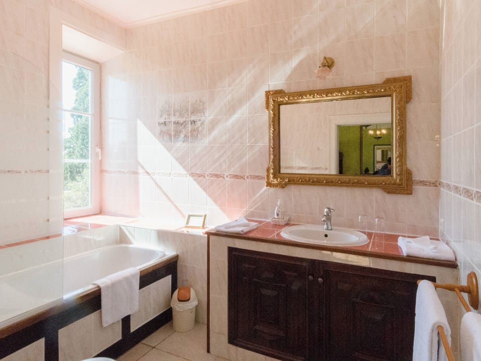 Premium Double Room, Ensuite, Garden View | Bathroom