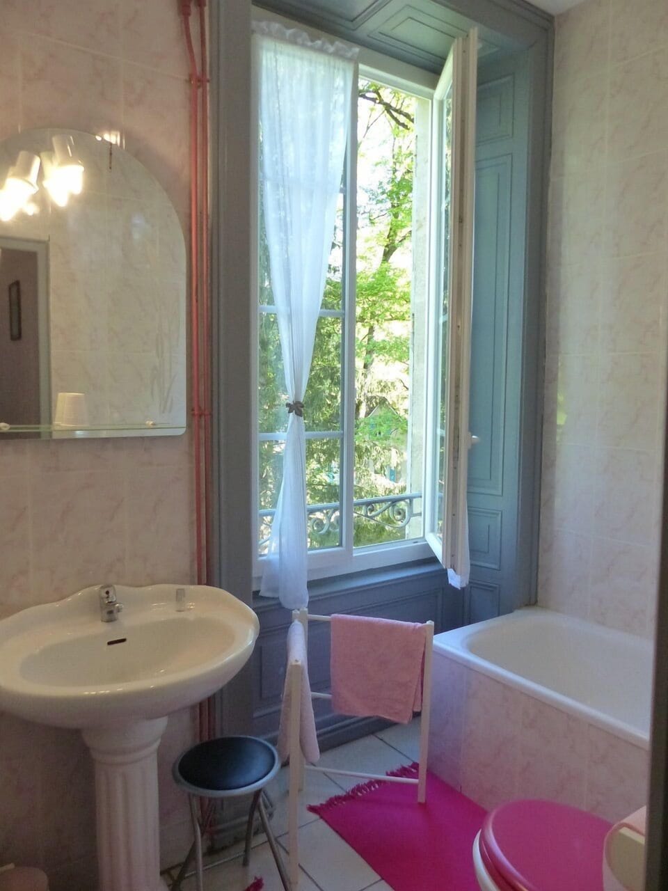 Double Room Single Use | Bathroom sink