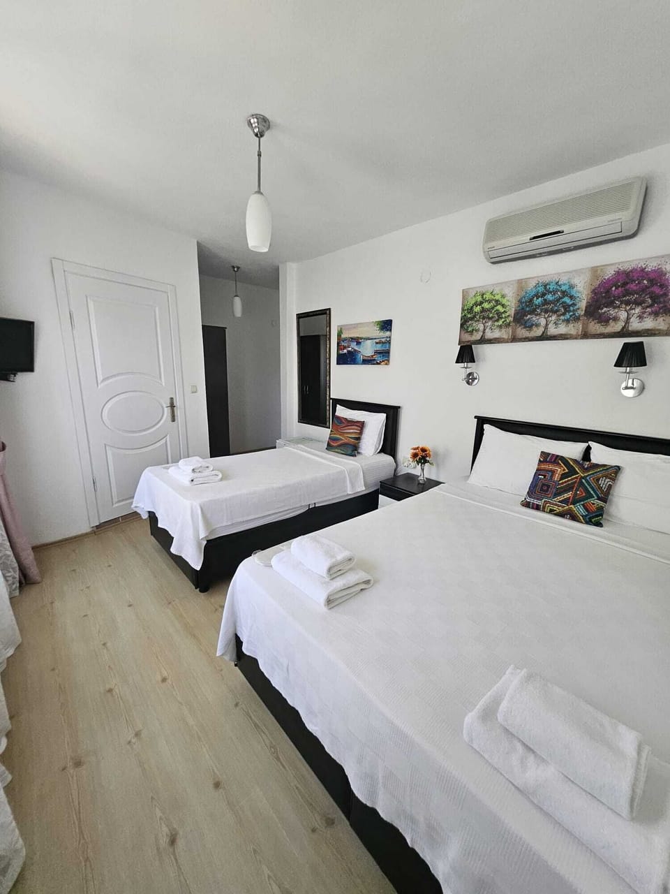 Standard Triple Room | 1 bedroom, minibar, WiFi (free), bed sheets