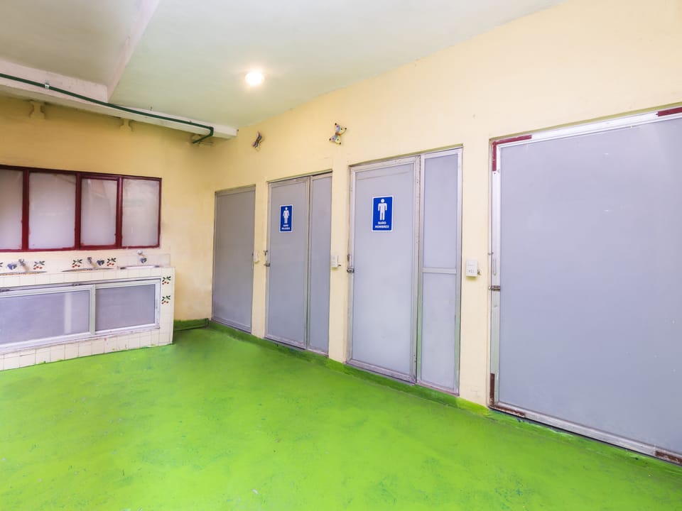 Family Room | Bathroom | Shower, free toiletries, towels, soap