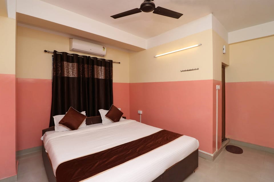 Standard Double Room | Free WiFi, bed sheets