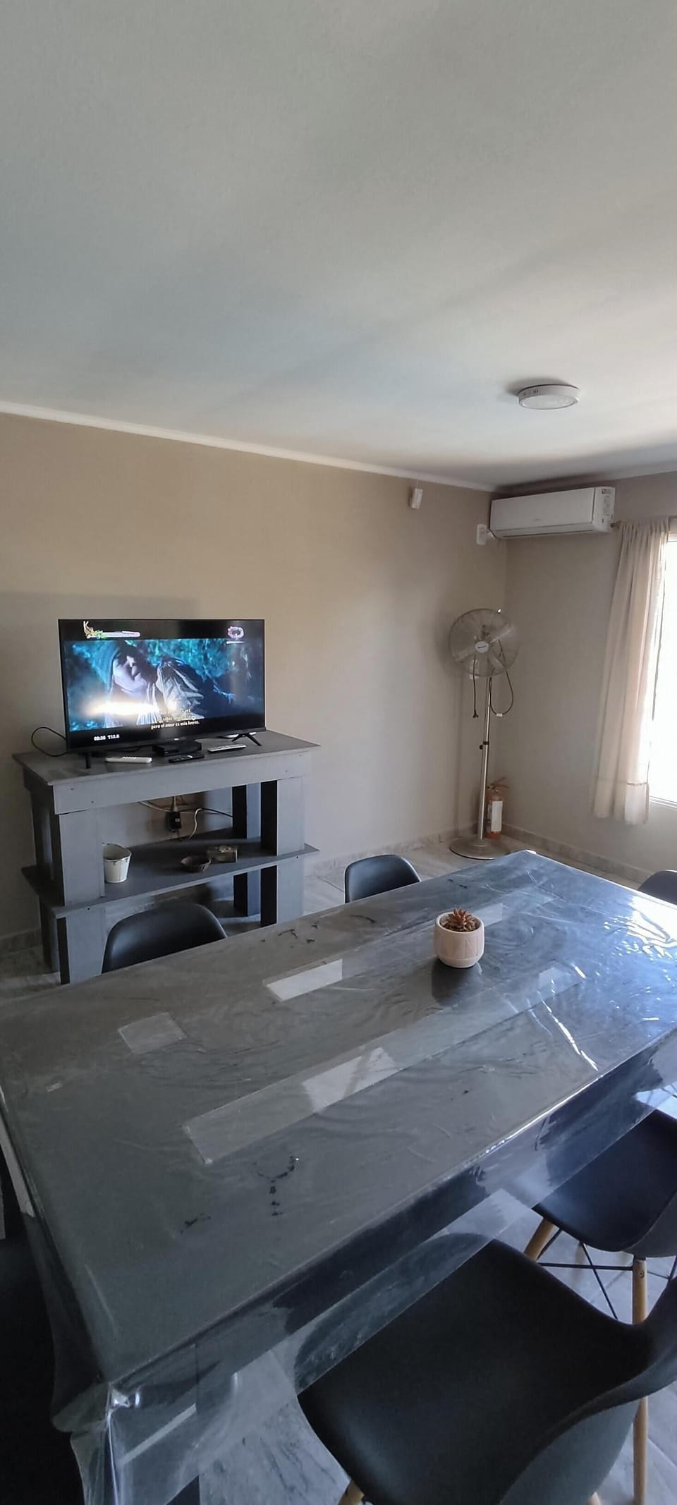 House, 2 Bedrooms | Private kitchen | Fridge, stovetop, coffee/tea maker, cookware/dishes/utensils