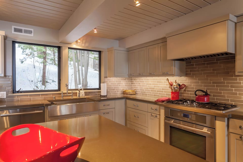 Cedar Hollow Kitchen Stove - Kitchen Stove