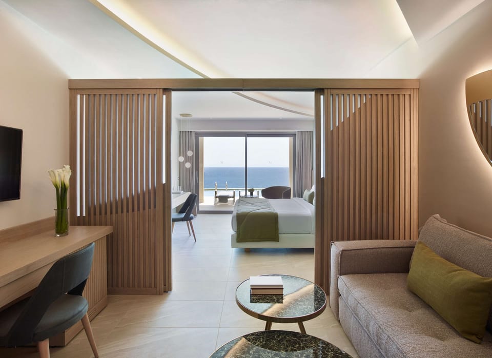 Premier Suite, Sea View (Bungalow, Swim up) | Premium bedding, free minibar, in-room safe, desk