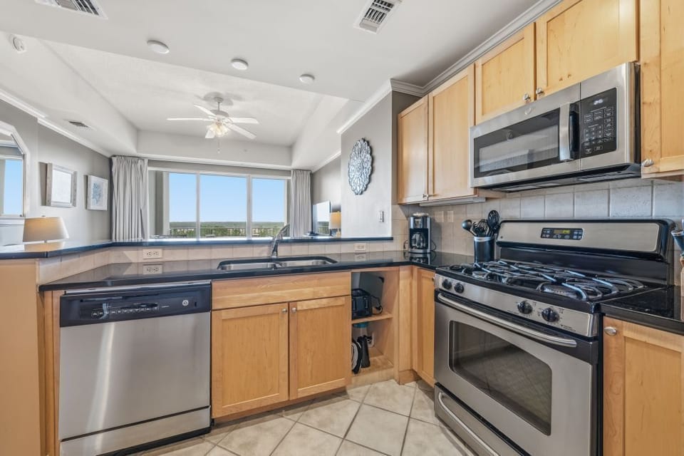 Wharf 615 Kitchen