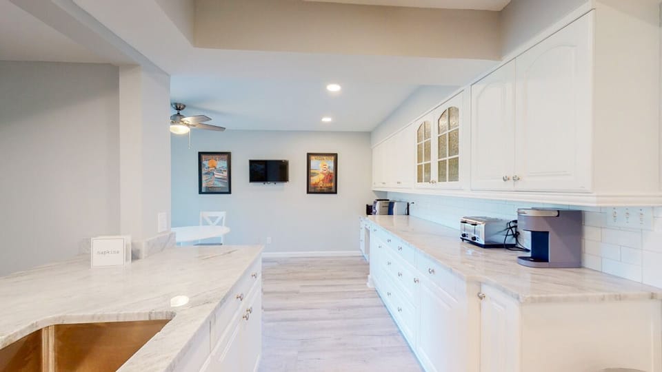 Huge Kitchen with Ample Workspace