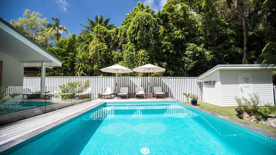 Solar heating keeps the pool at around 24/30 degrees all year around.