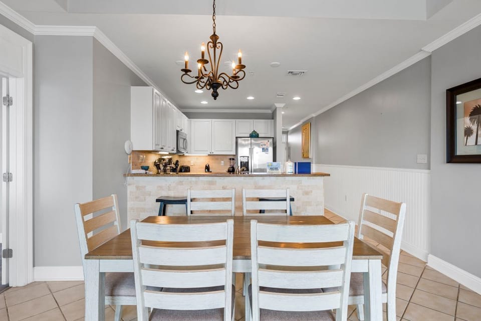 Wharf 812 Dining Table Seats 6