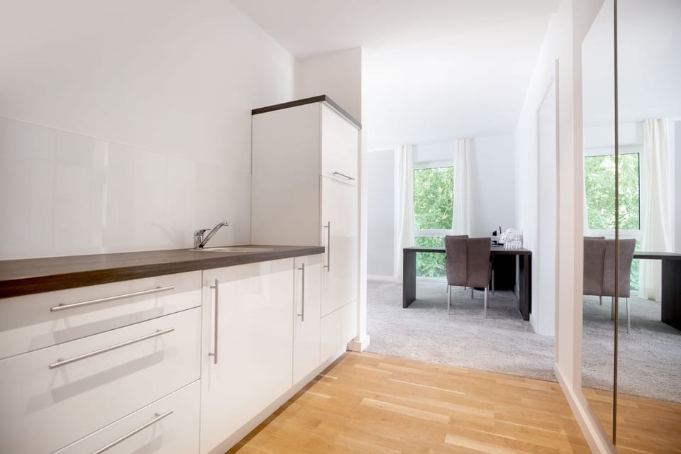 Fridge, microwave, coffee/tea maker, electric kettle