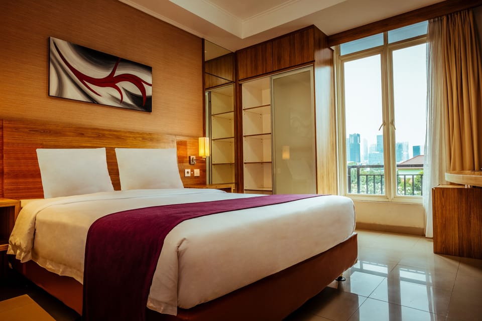 Deluxe Double Room | Desk, free WiFi, bed sheets