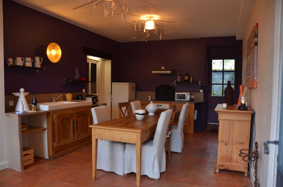 Traditional House, Ensuite, Garden View | Private kitchen
