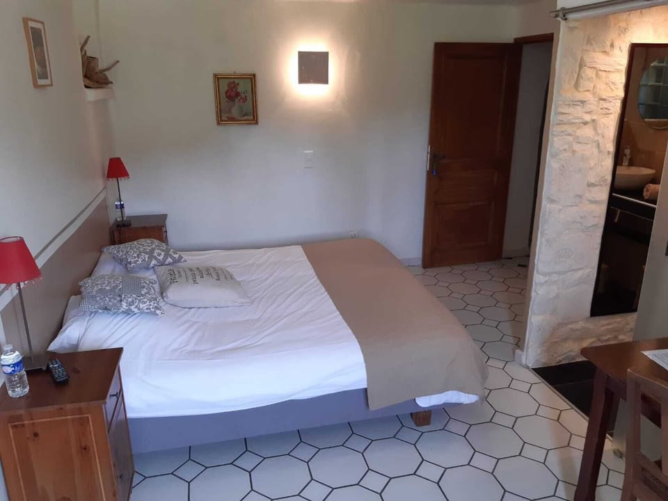 Room (La Rustique) | Individually decorated, blackout drapes, free cribs/infant beds