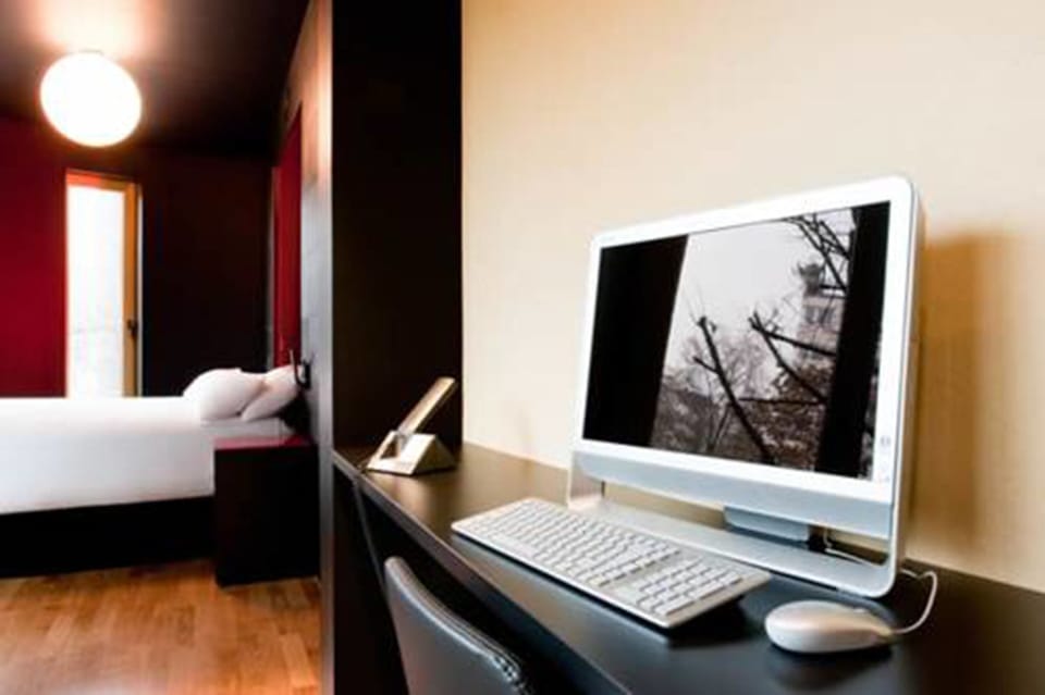 In-room safe, blackout drapes, soundproofing, free WiFi