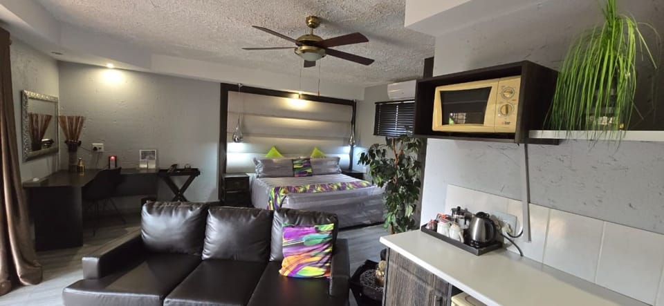 Deluxe Room | In-room safe, individually furnished, desk, free WiFi