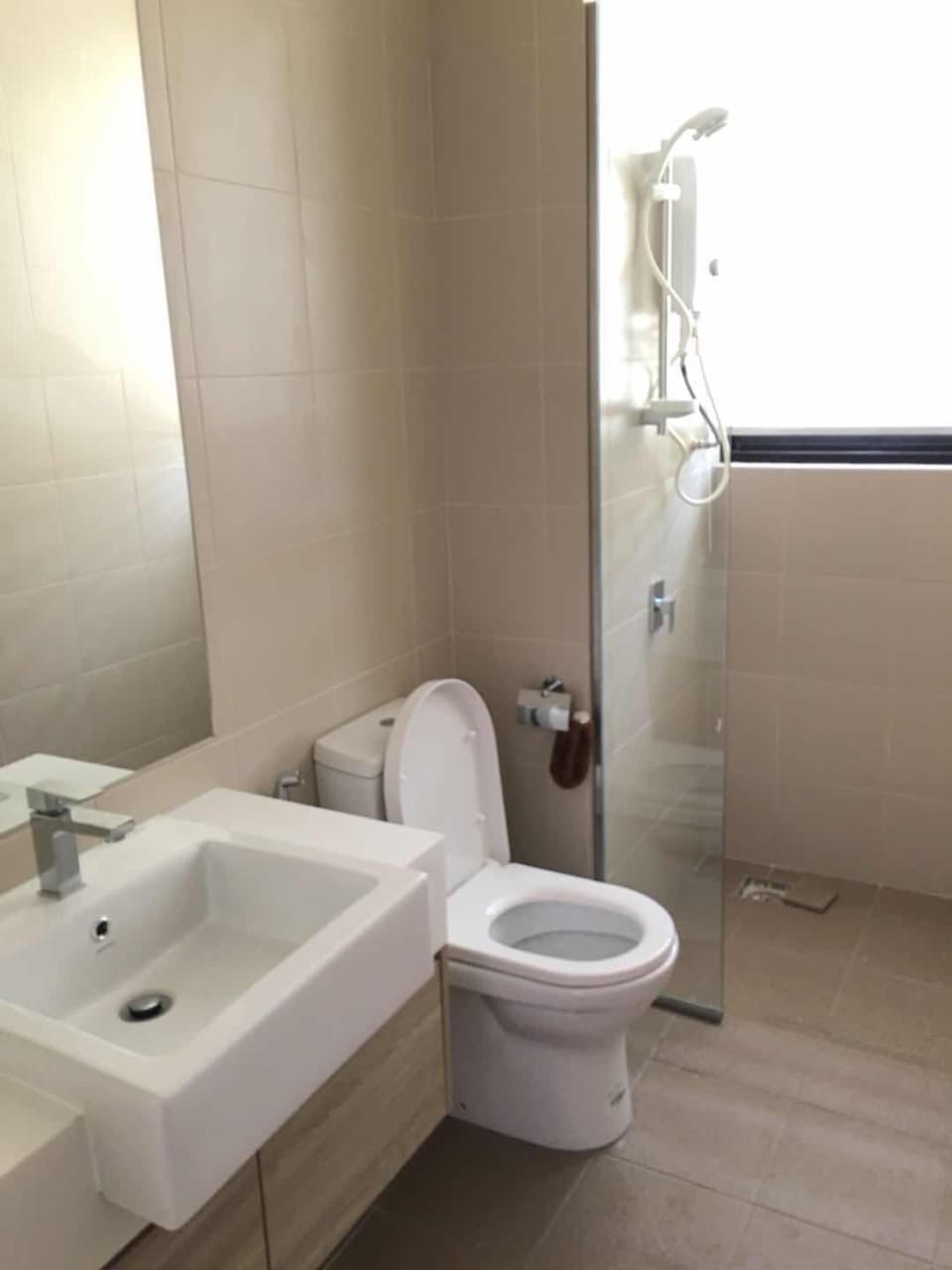 Family Apartment, 2 Bedrooms | Bathroom | Shower, free toiletries, towels, shampoo
