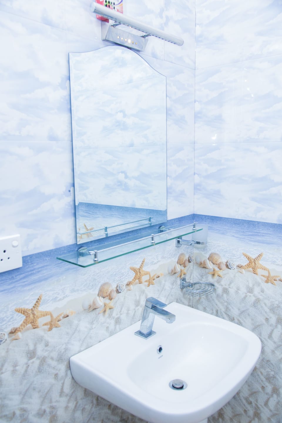 Shower, free toiletries