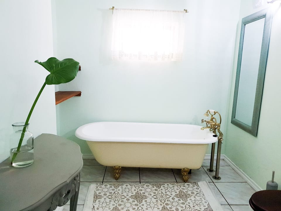 Family Unit (5) | Bathroom | Towels