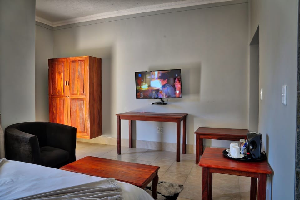 Standard Double / Twin | 1 bedroom, premium bedding, pillowtop beds, desk