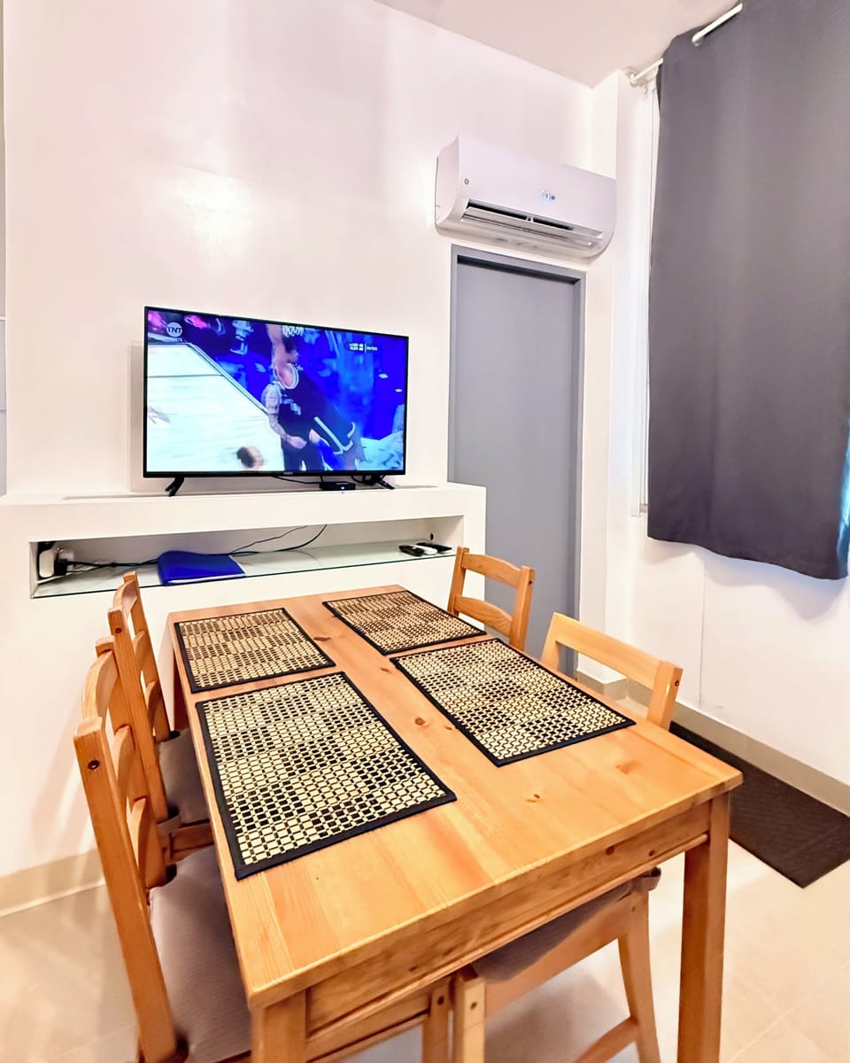 Living and dining areas include a Smart TV with hundred of APPs, & seating areas