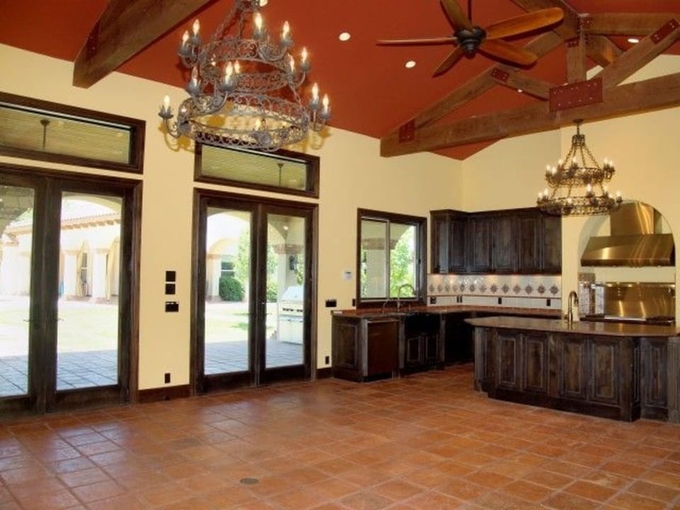 Main House Gourmet Chef Kitchen and Dining Area