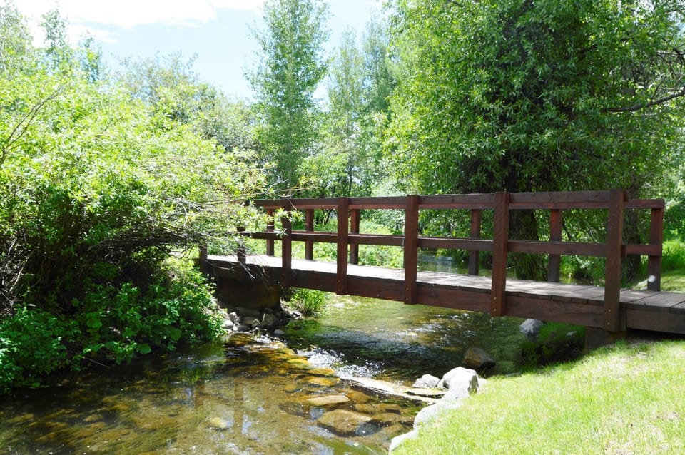 Geranium Bridge to Shortcut Path to Front of The Aspens