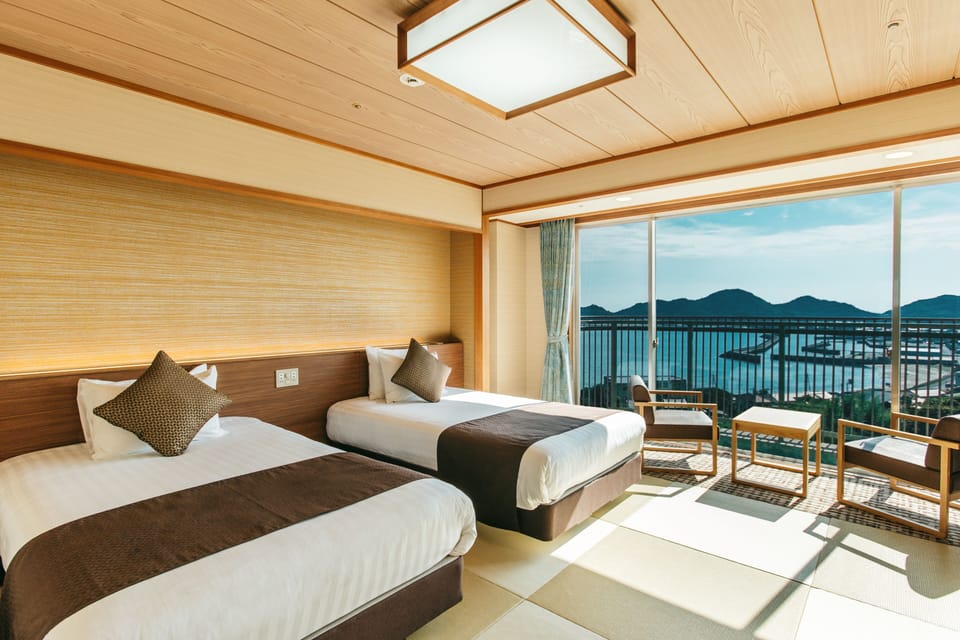 Japanese-style Twin Room (High Floor)(Non Smoking) | In-room safe, WiFi (free), bed sheets