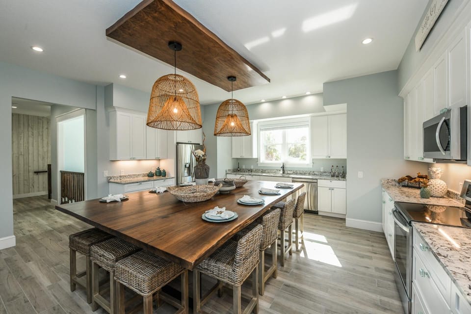 Beautiful dining room table for 14 in Kitchen