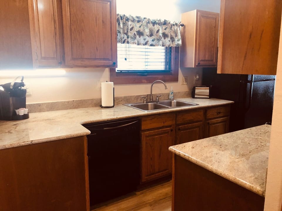 Another view of the new granite counters added Spring 2021.