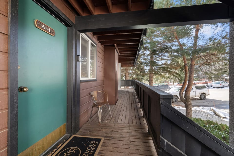 Entry Deck