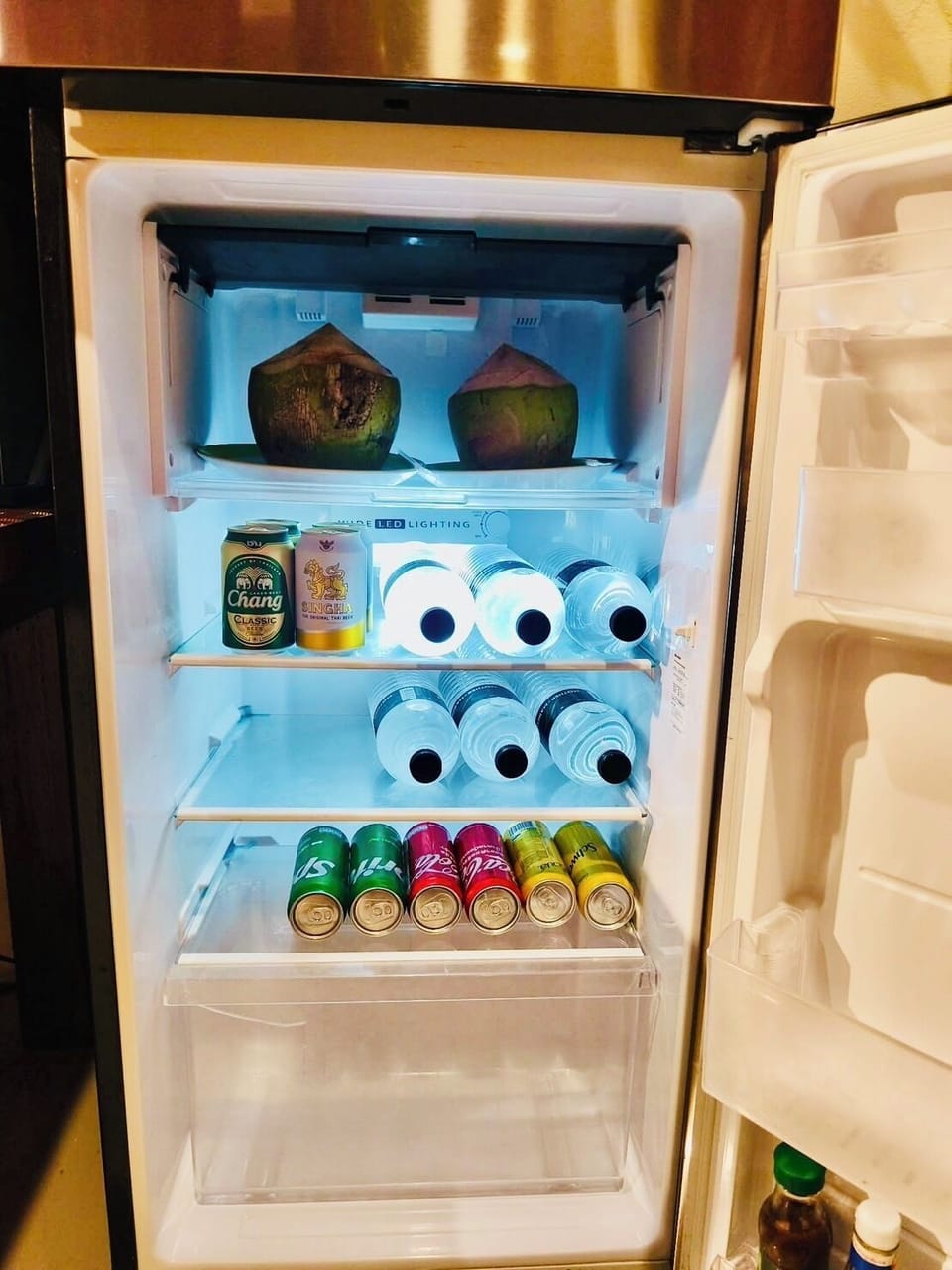 Full-size fridge, microwave, stovetop, coffee/tea maker