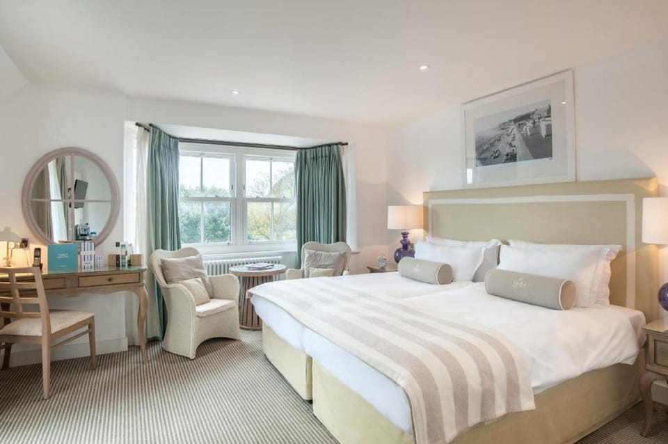 In-room safe, desk, iron/ironing board, free WiFi